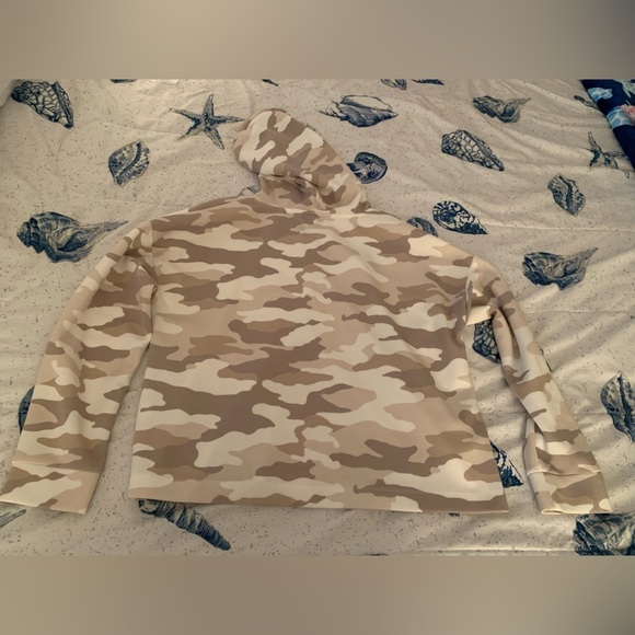 Cable & Gauge Camouflage Hoodie in Beige and White size Medium - Picture 2 of 5